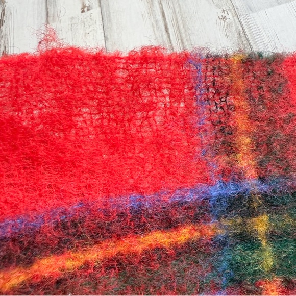 Vintage 60s 70s Brushed Wool Tartan Plaid Scarf Red Fuzzy Italy Alexander’s - Picture 7 of 9
